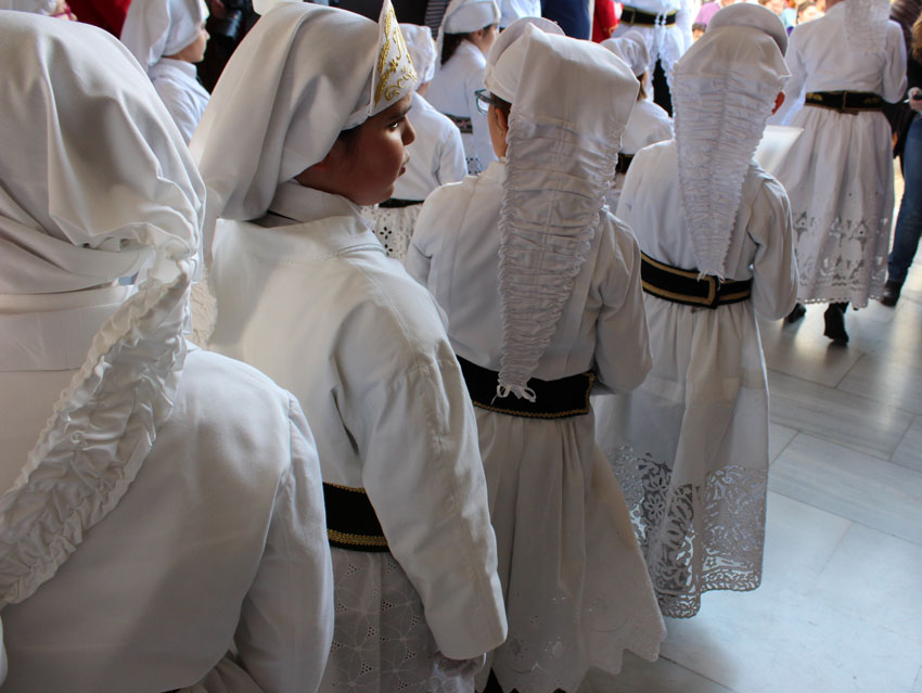 El trajecillo blanco de la Semana Santa